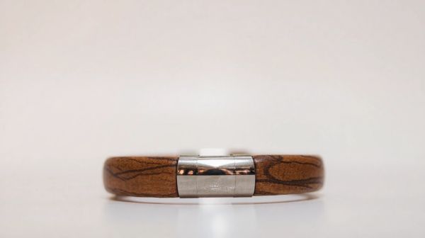 Top tendances de bracelets en bois pour hommes à adopter